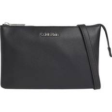 Calvin Klein Lynlås Skuldertasker Calvin Klein Must EW Double CPT Crossbody Bag - Black