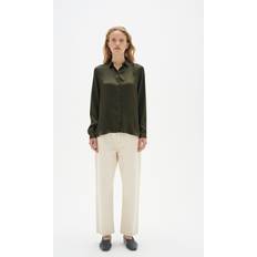 InWear Dame - Grøn Skjorter InWear Leonore Shirt Premium 100% Silk Kvinde Skjorter Relaxed Fit hos Magasin Olive Leaf