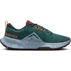 43 - Grøn Løbesko Nike Juniper Trail 2 GORE-TEX M - Deep Jungle/Night Maroon/Safety Orange/Khaki