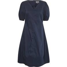 CULTURE Kort ærme Tøj CULTURE Cuantoinett SS Dress Kvinde Kjoler hos Magasin Blue Iris