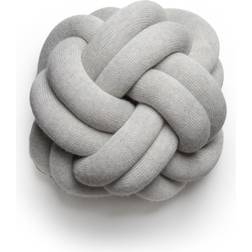 Design House Stockholm Knot Komplet pyntepude White/Grey (15x30cm)