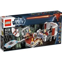 Lego Star Wars Palpatine's Arrest 9526
