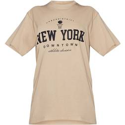 PrettyLittleThing New York Downtown Slogan Printed T-shirt - Stone