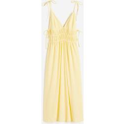 H&M Kleid mit Bindedetail Hellgelb, Alltagskleider in Größe XS. Farbe: Light yellow