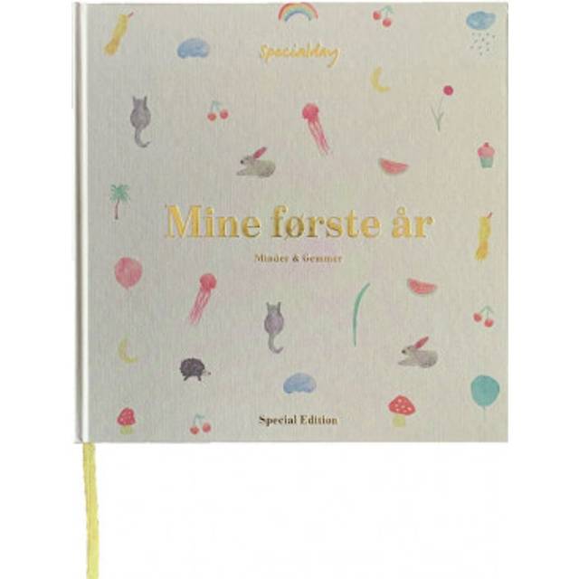 Mine Første År: special edition beige (Pap, 2020) - Barnets bog guide - Babyhelp.dk