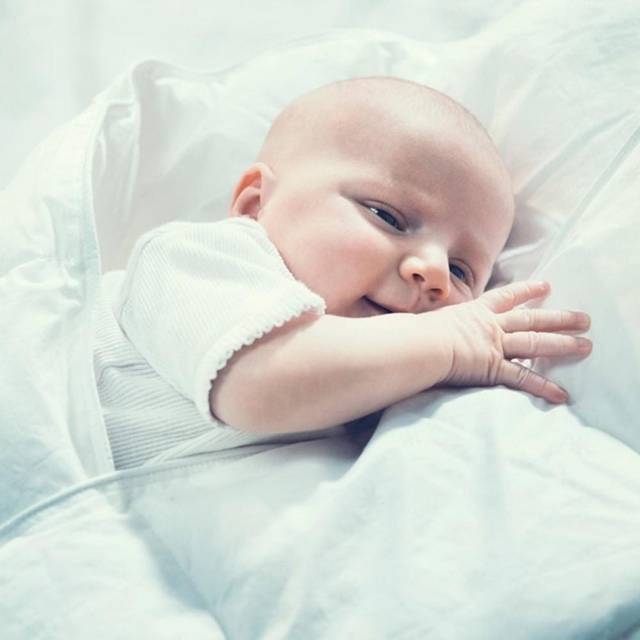Fossflakes Nordic Sleep Babydyne- og Pudesæt - Gave til nybagt far - TIl den lille
